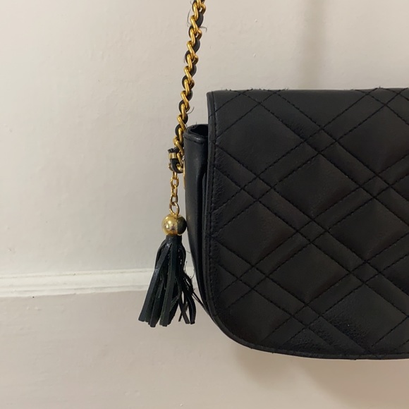Vintage | black bag with gold strap - Picture 2 of 6